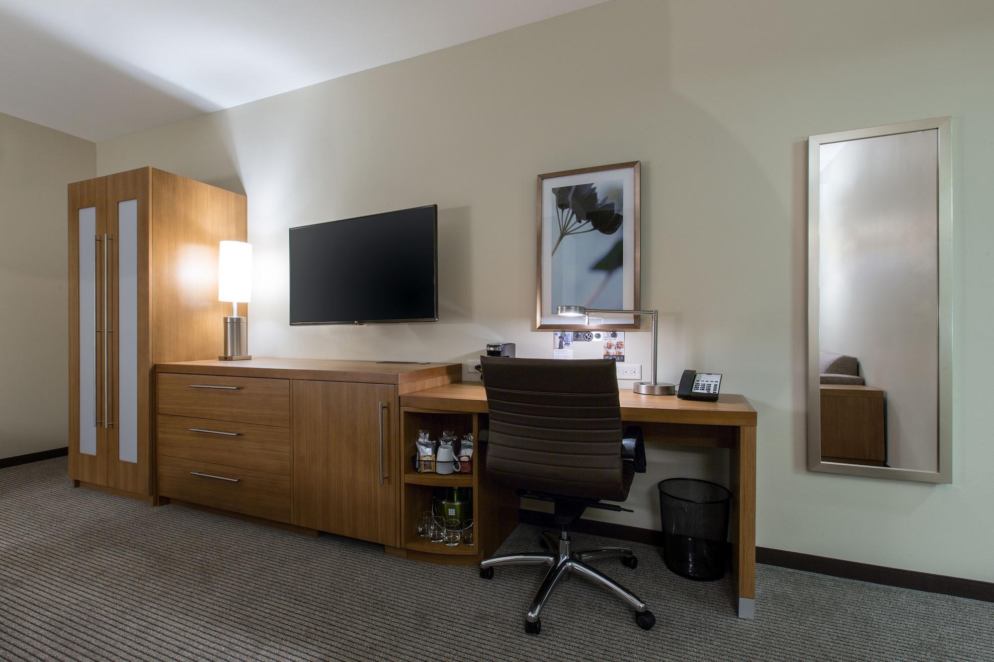 Hyatt Place Delano Extérieur photo