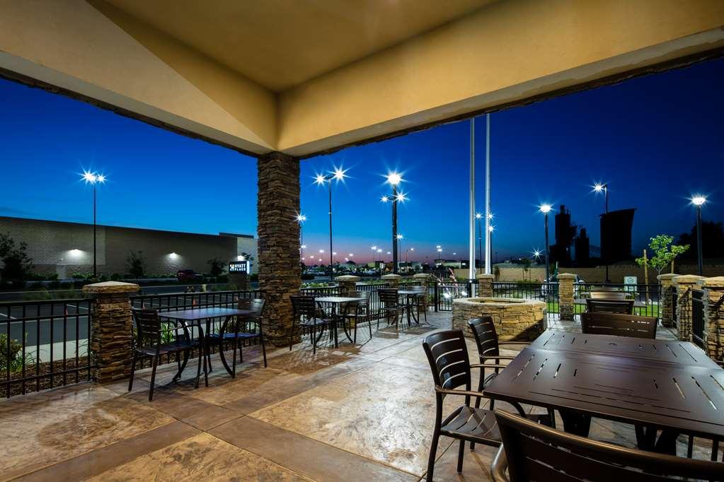 Hyatt Place Delano Extérieur photo