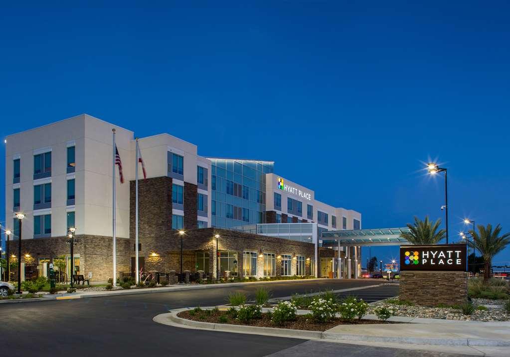 Hyatt Place Delano Extérieur photo